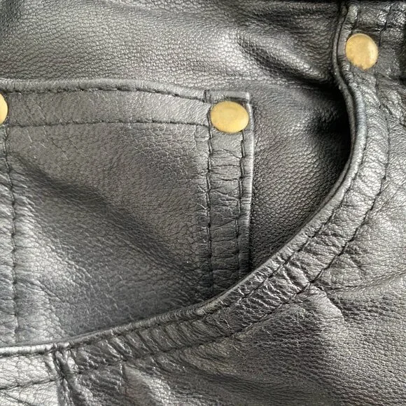 Chic Black Leather Shorts (jean style) - Picture 5 of 5